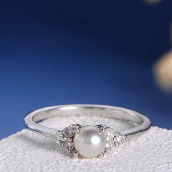 New Pearl with CZ 925 Sterling Silver Ring - Picture 4 of 5